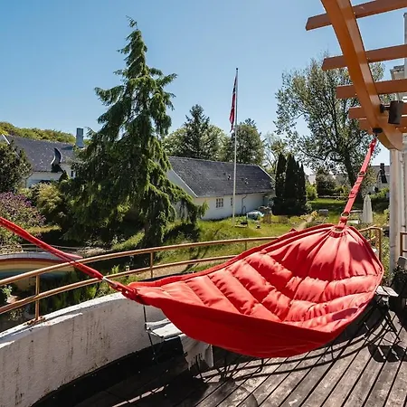 Urban Folkehoyskole Apartmán *